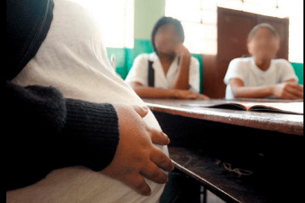Dentro del colegio y lejos del embarazo: el efecto de la Jornada Escolar Completa (JEC) sobre el embarazo adolescente en el Perú