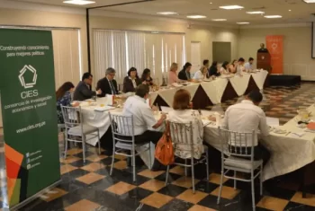 Con la Cooperación <br /></noscript>
Internacional