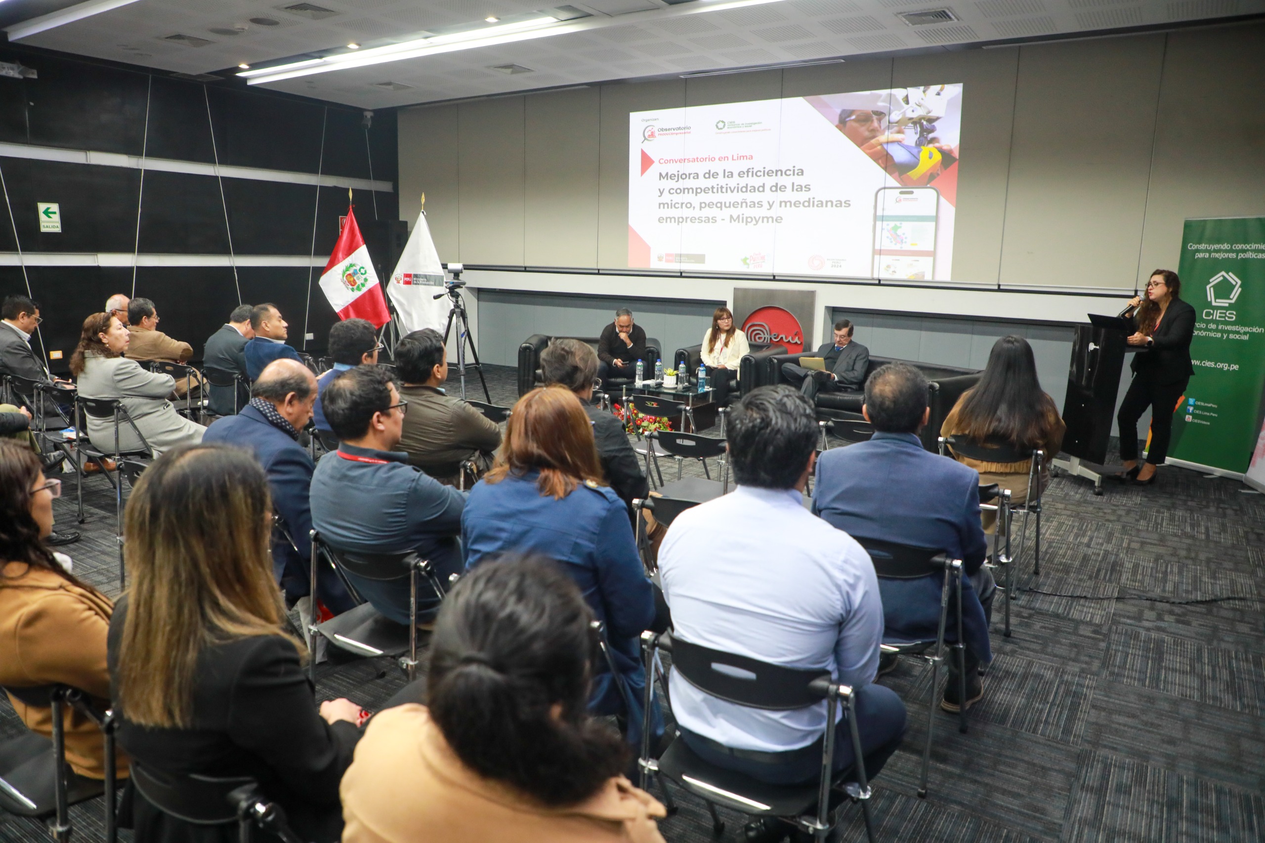 PRODUCE y CIES realizan conversatorio sobre competitividad de las MIPYME