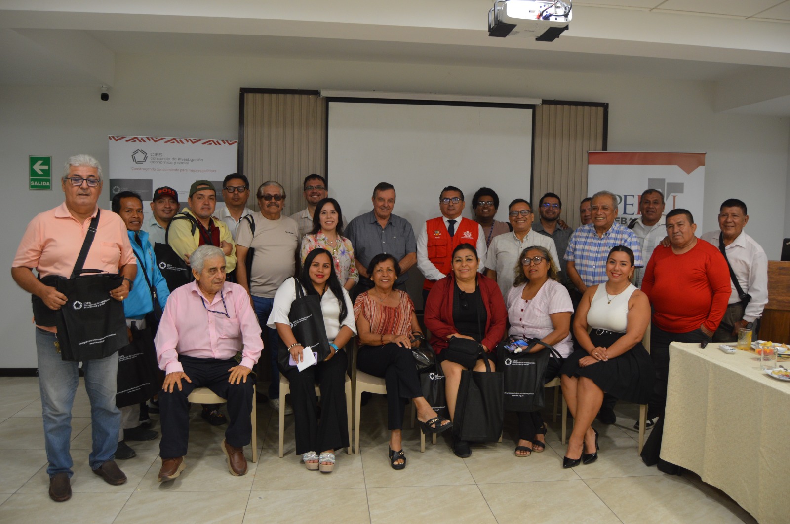 CIES presenta en Iquitos propuestas técnicas para fortalecer el debate electoral 2026