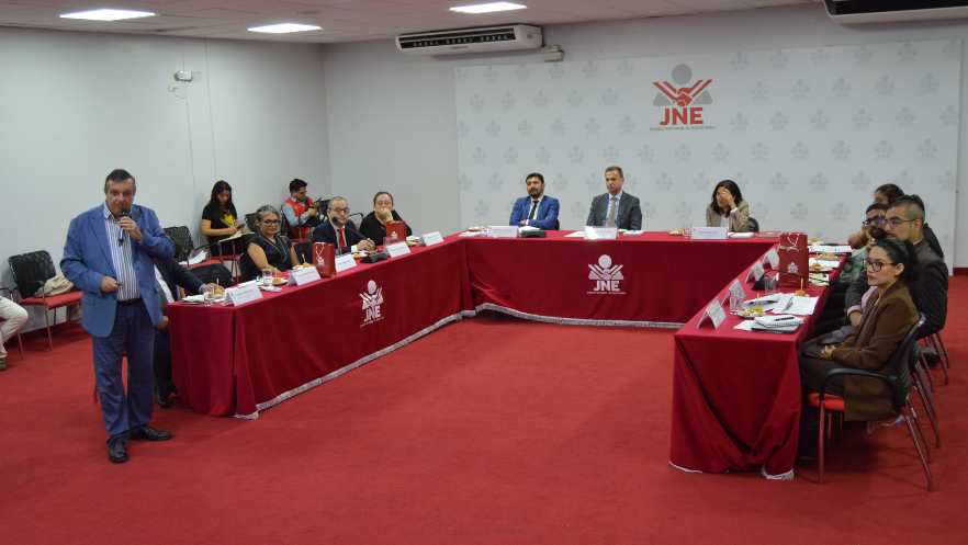 CIES participa de diálogo con delegación de la Comisión Electoral de la India